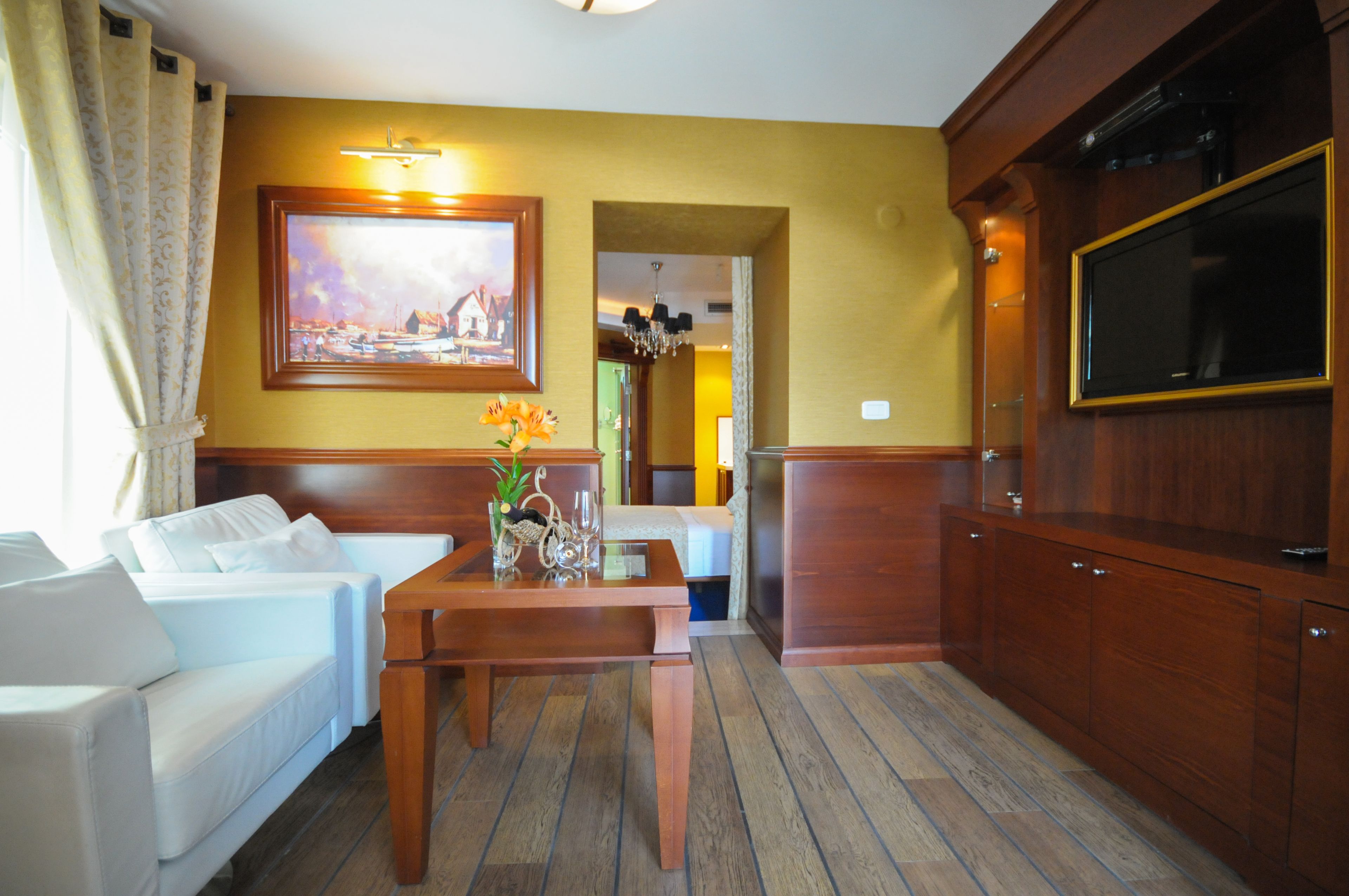 deluxe double room, sea view | living area | 32-inch tv with satellite channels