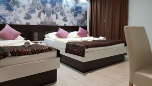 Deluxe Triple Room, 1 Bedroom, Balcony, Pool View | Hypo-allergenic bedding available, down comforters, Select Comfort beds - Hotel Villa Nadin (Mostar)