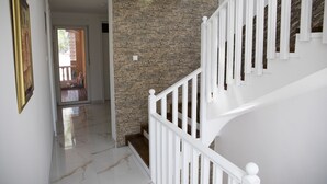 Interior entrance - Hotel Villa Nadin (Mostar)