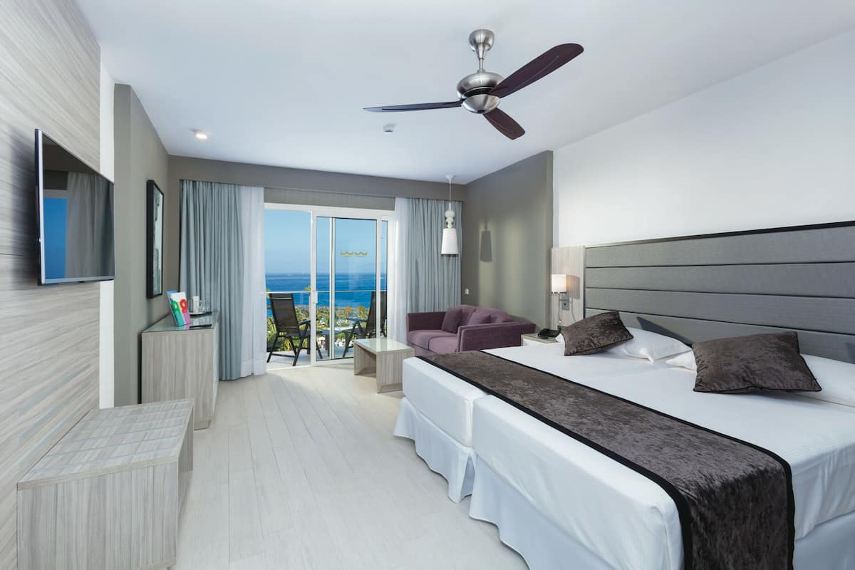Double Room, Balcony, Sea View | Bar mini, seterika/papan seterika, Wi-fi percuma, cadar katil