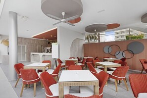 Breakfast and dinner served - Hotel Riu Concordia (Palma de Mallorca)