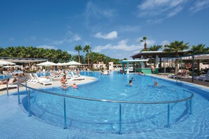 2 outdoor pools, pool umbrellas, sun loungers - Hotel Riu Cabo Verde - Adults Only - All Inclusive (Sal)