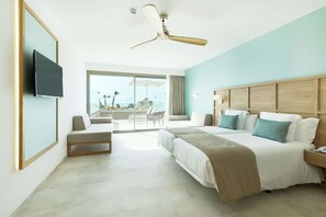 Minibar, decoración personalizada, muebles diferentes y escritorio 