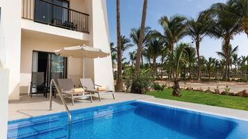 Camera doppia, terrazzo (Swim-up) | 1 camera, una cassaforte in camera, Wi-Fi gratuito, lenzuola