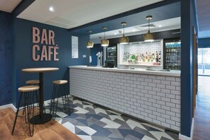 Bar (on property) - Travelodge London Ealing (London)