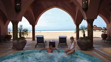 Bain à remous intérieur