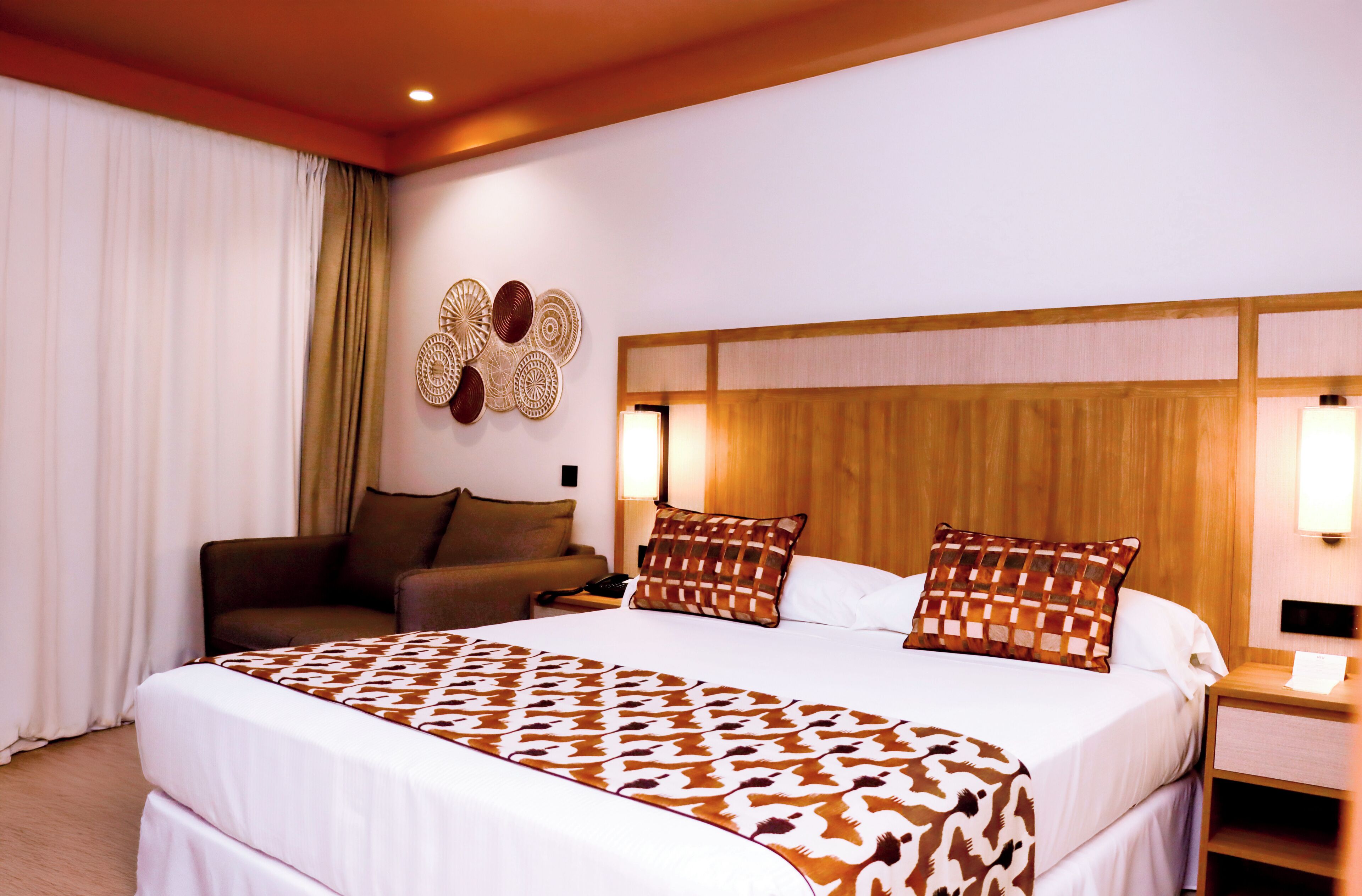 In-room safe, free WiFi, bed sheets