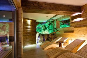 Körperbehandlungen, Warmsteinmassagen, Thai-Massagen