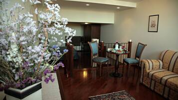 奢華套房 | 1 間睡房、迷你吧、房內夾萬、獨特裝修