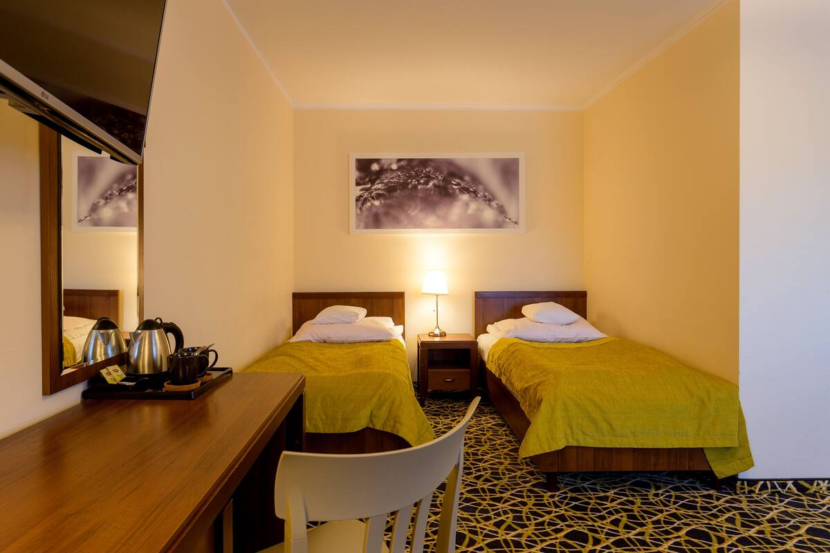 standard double or twin room | hypo-allergenic bedding, desk, free cots/infant beds, free wifi