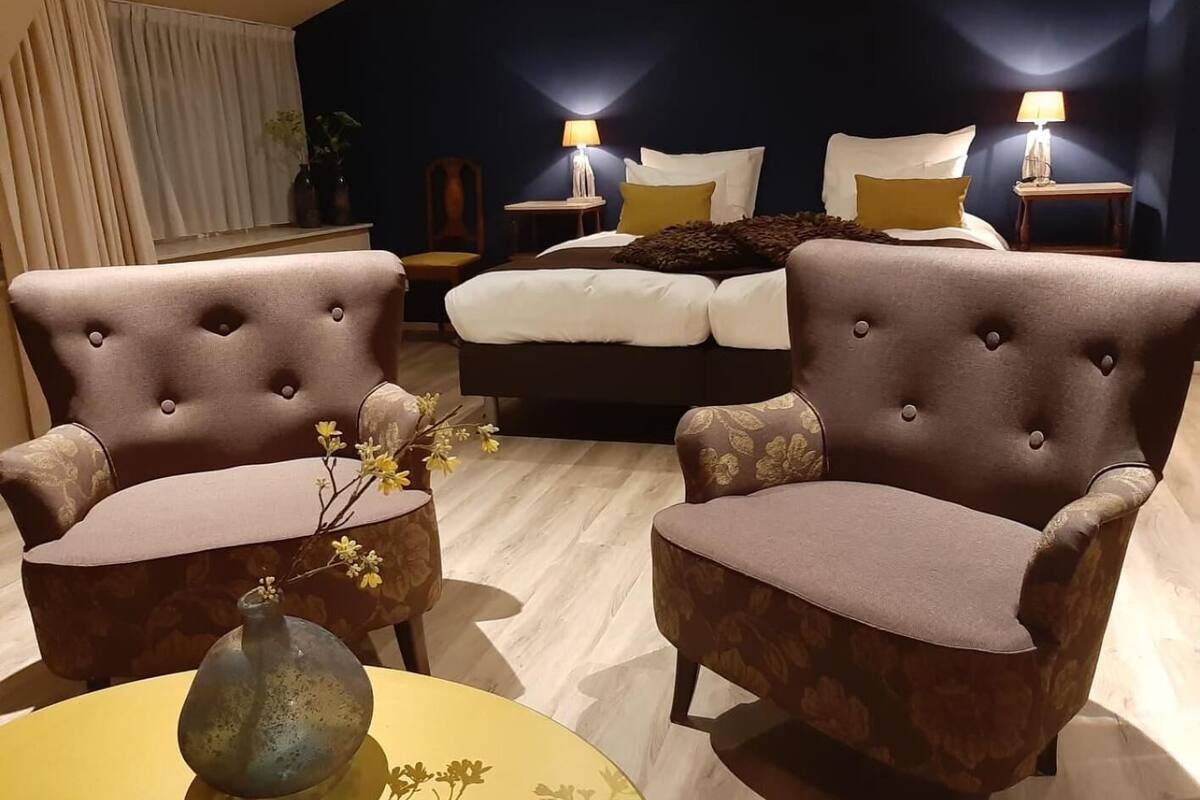 minibar, individually decorated, individually furnished, desk