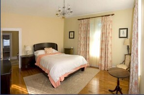 Kamar, 1 Tempat Tidur Queen | Didekorasi berbeda-beda dan Wi-Fi gratis