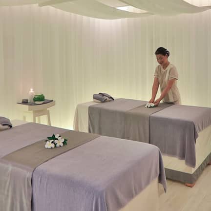 Sauna, steam room, body treatments, aromatherapy, hot stone massages