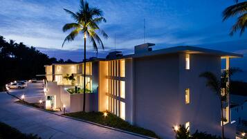 Front of property - evening/night