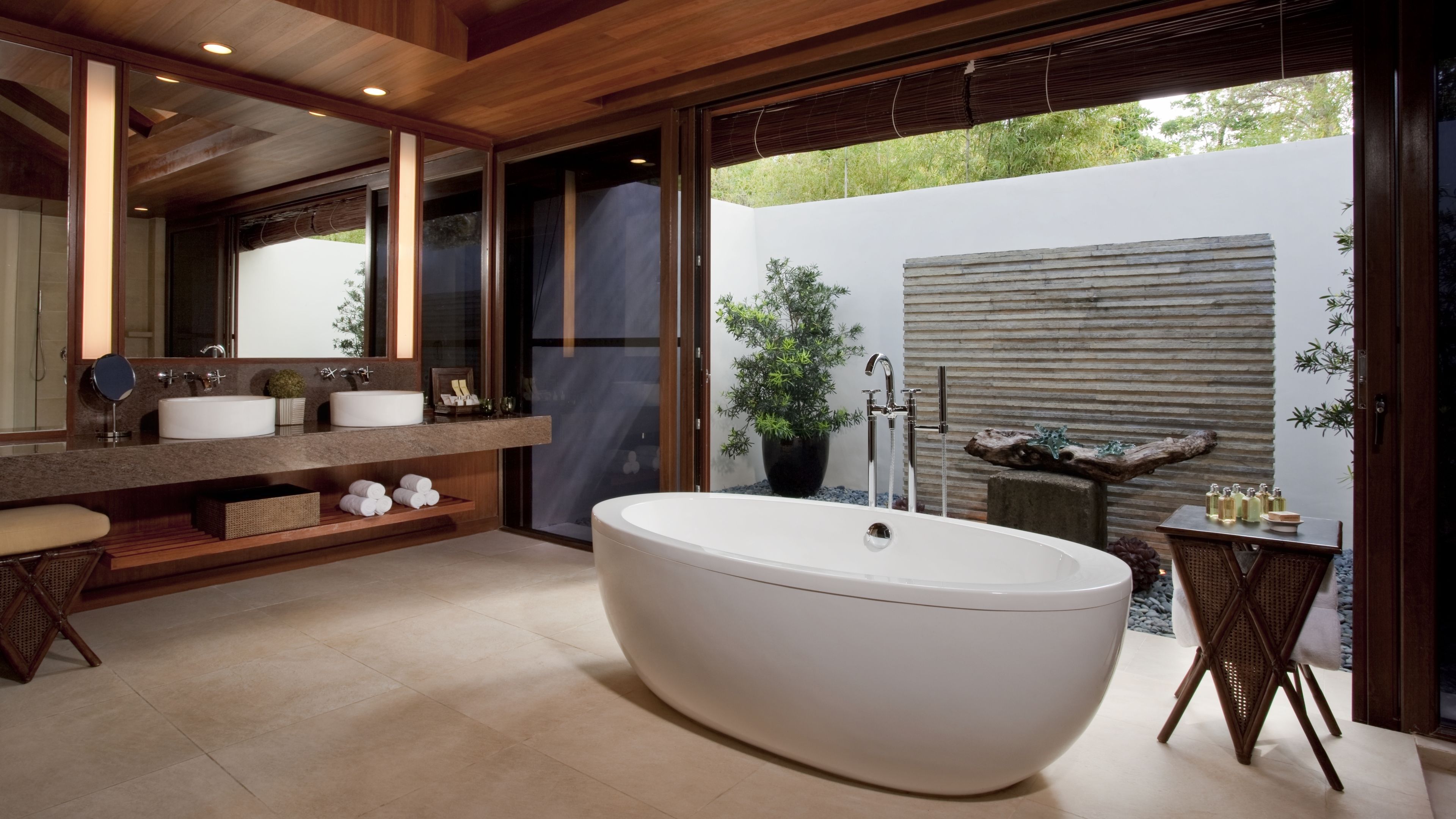 premiere suite twin | bathroom | combined shower/bathtub, deep-soaking bathtub, rainfall showerhead