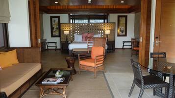 Presidential Suite, 1 King Bed | Living area | Flat-screen TV, DVD player