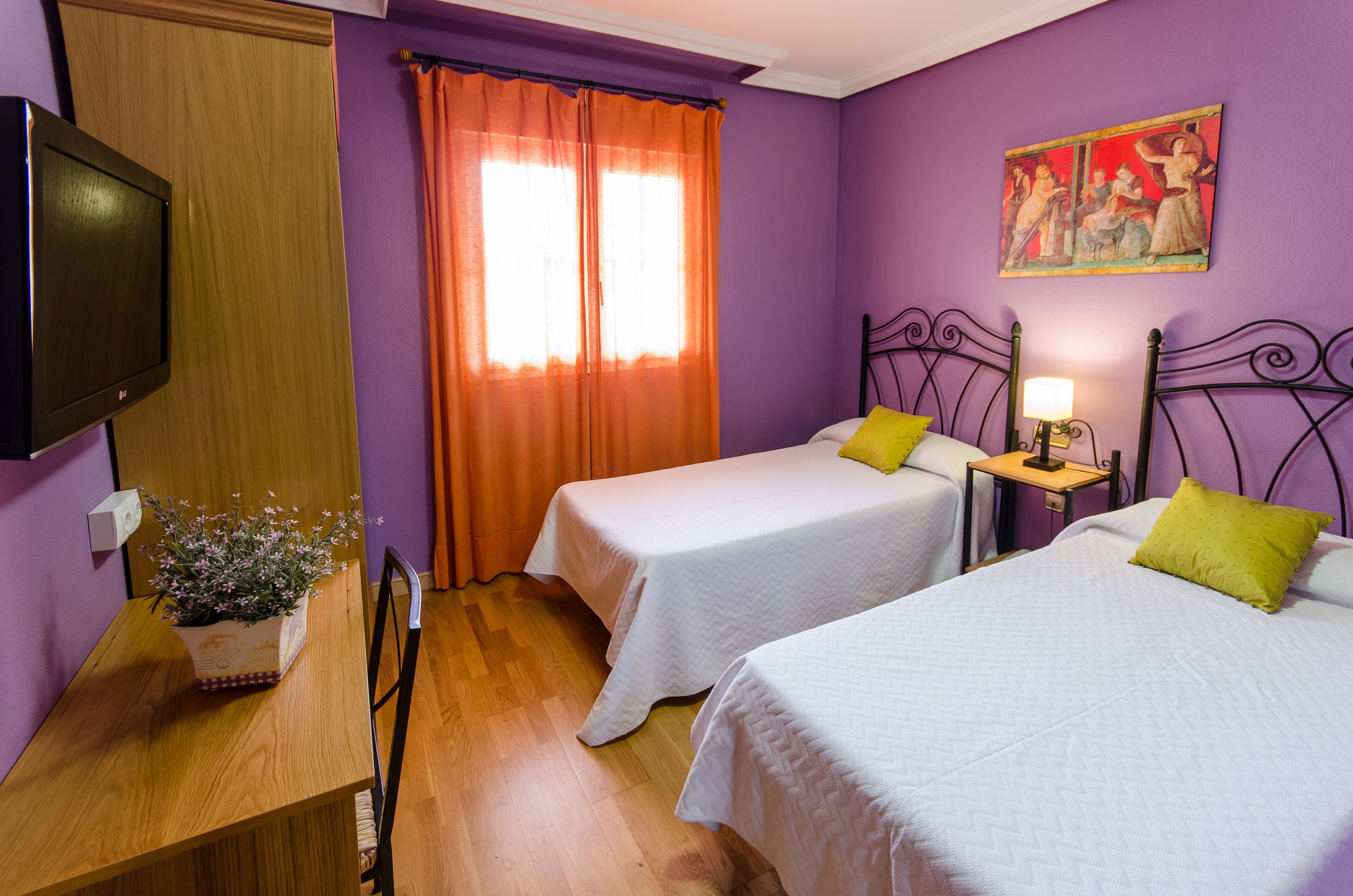 Triple Room | Free WiFi, bed sheets