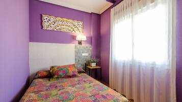 Free WiFi, bed sheets