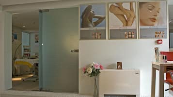Sauna, Turkish bath, body treatments, aromatherapy, body wraps
