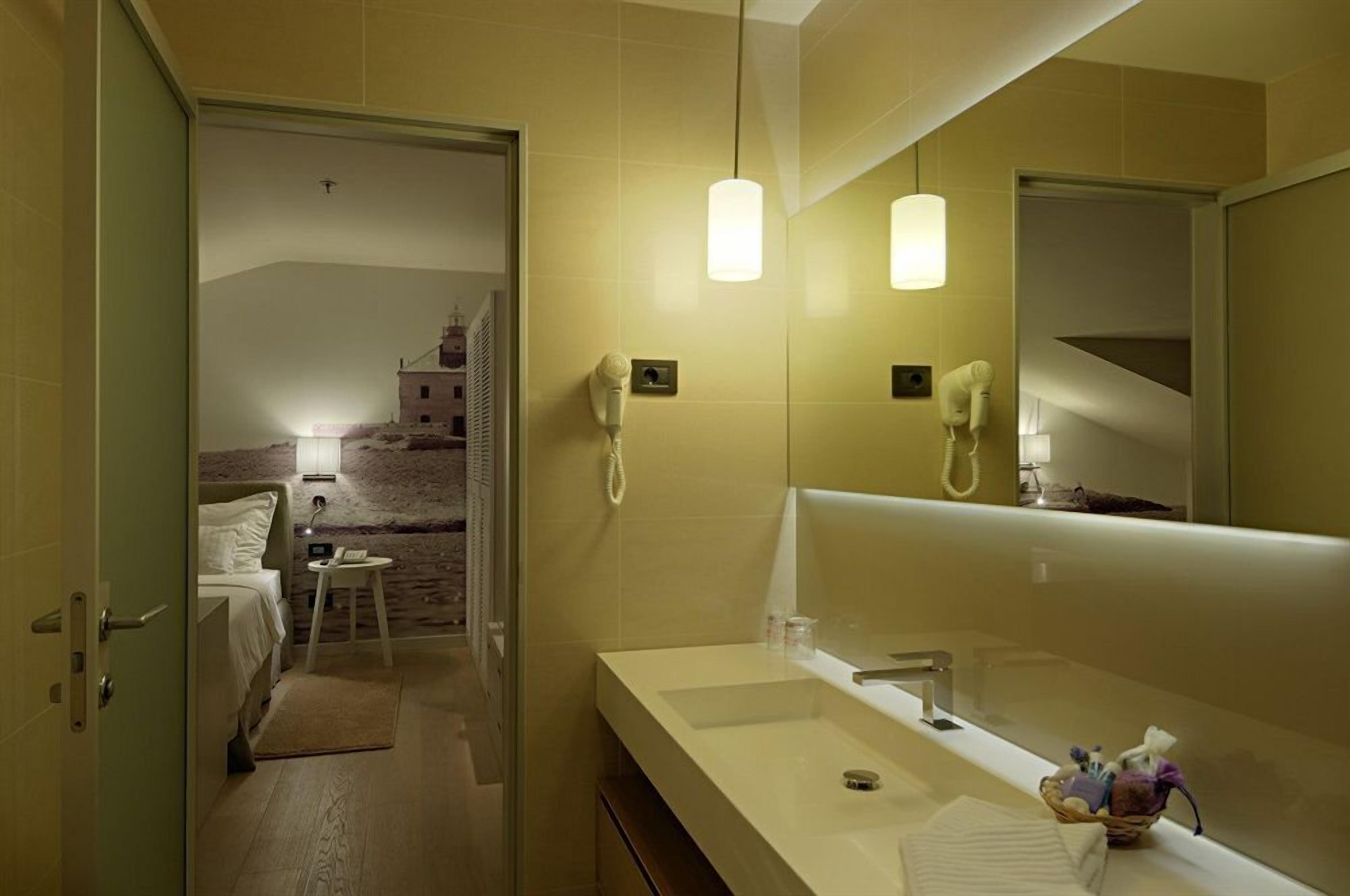 deep-soaking bathtub, free toiletries, hair dryer, bidet