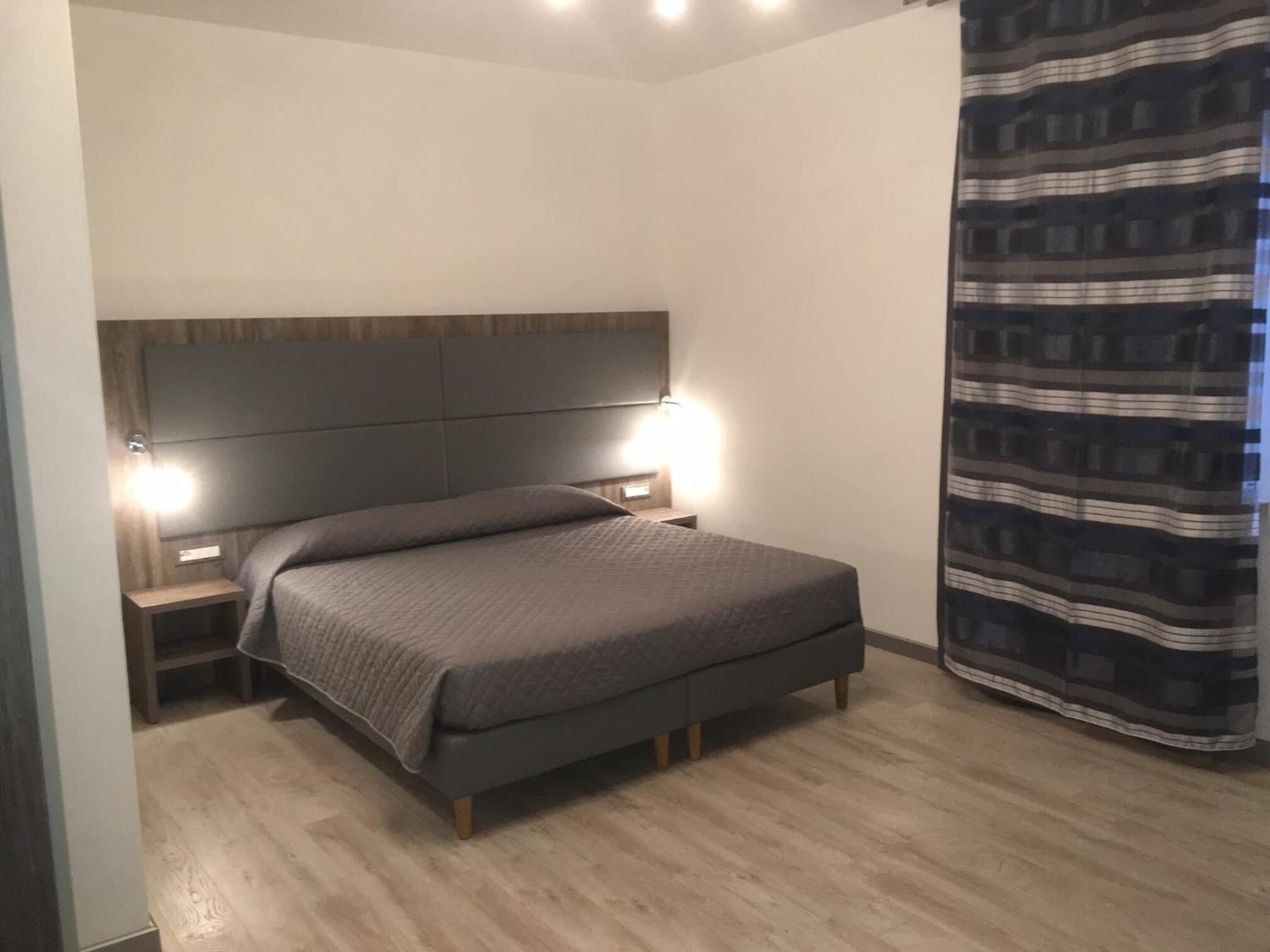 minibar, in-room safe, individually furnished, desk