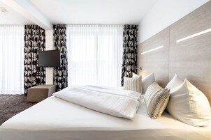 Junior Suite, Terrace | Hypo-allergenic bedding, blackout drapes, soundproofing