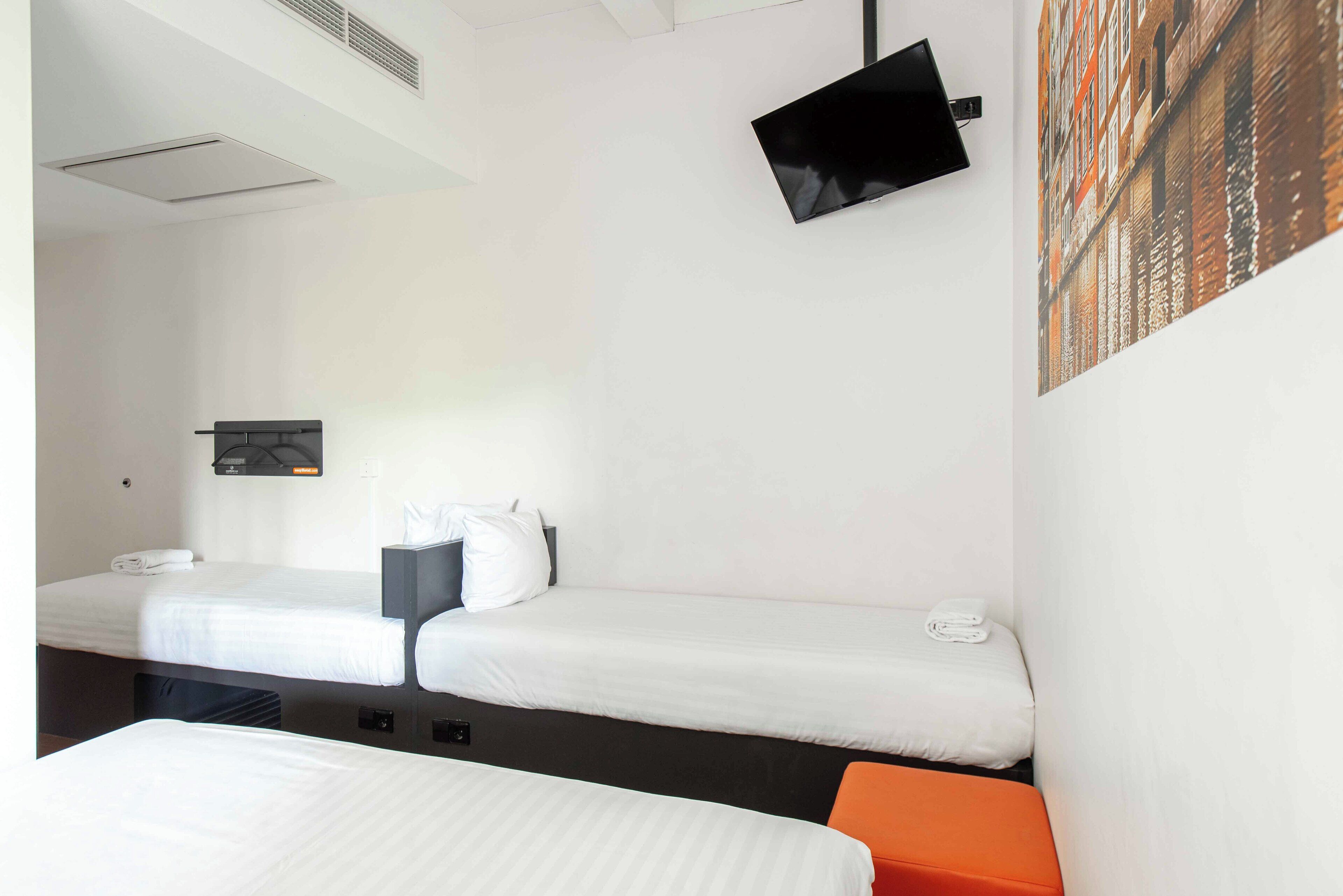 Photo - easyHotel Amsterdam City Centre South