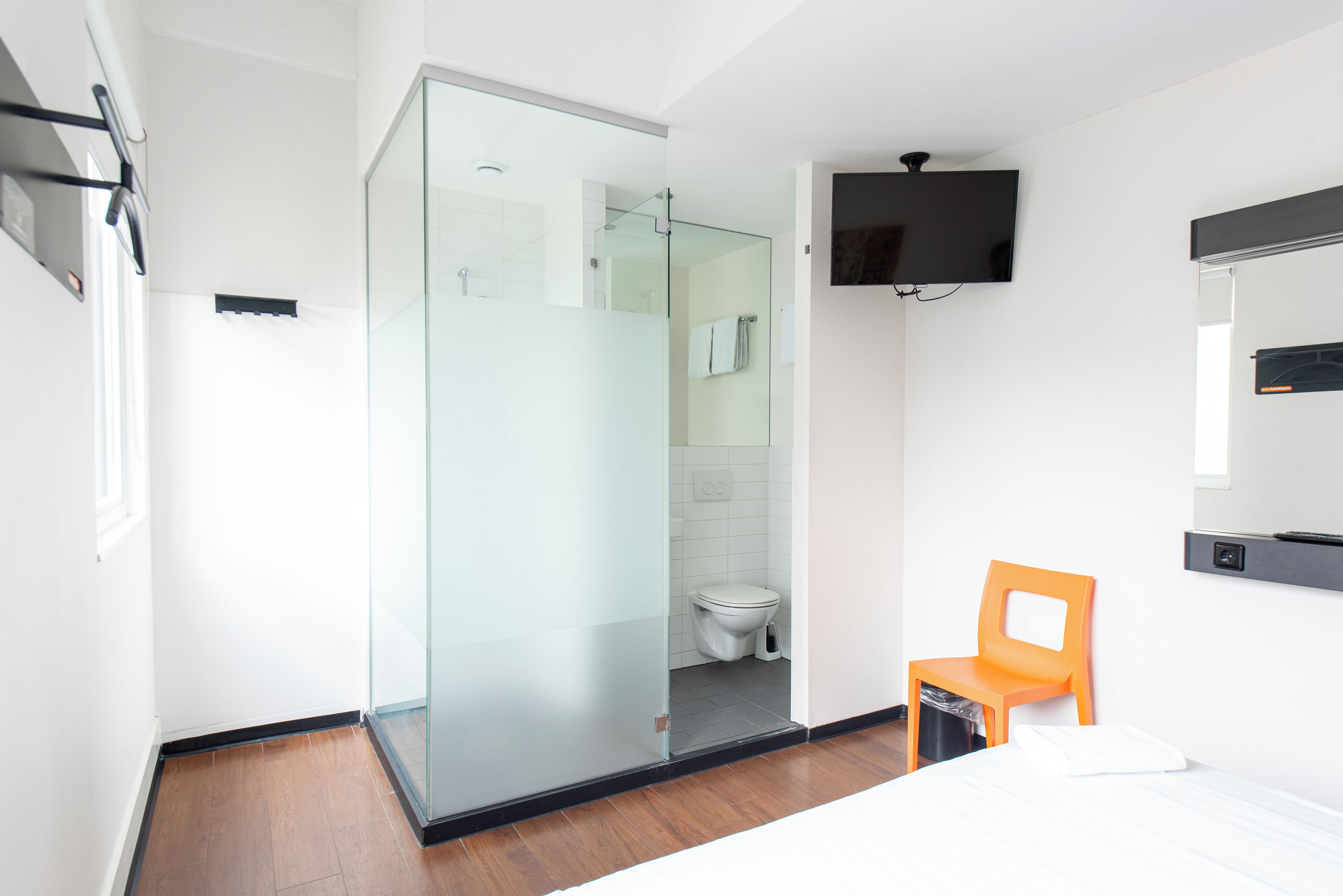 Photo - easyHotel Amsterdam City Centre South