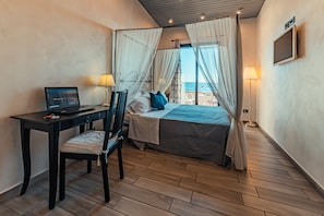 Doppia Superior, vista mare | Minibar, con stile personalizzato, con arredamento individuale