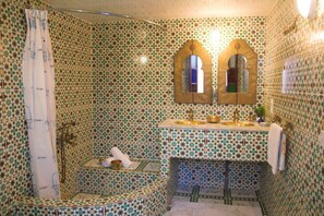 Suite (Mezzanine 1) | Bathroom - Riad Lalla Fatima (Fes)