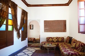 Deluxe Suite (Aicha 1) | Living area - Riad Lalla Fatima (Fes)