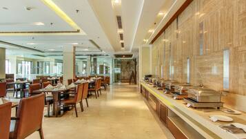 Breakfast, lunch, dinner served; local and international cuisine