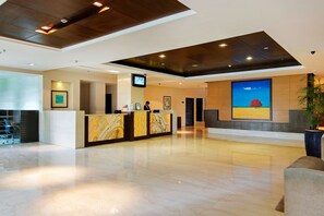 Lobby - Vibe By The Lalit Traveller (Faridabad)