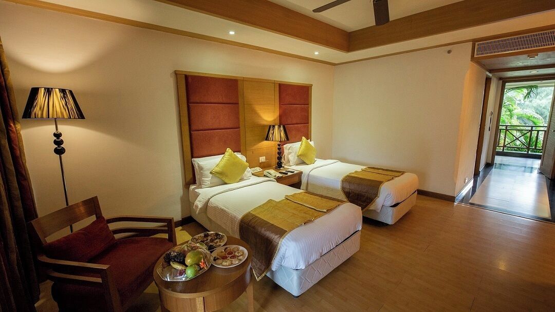 Habitación Deluxe, 2 camas individuales, vista al lago | Minibar, caja de seguridad en la habitación y escritorio 