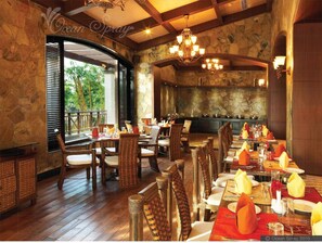 Petit déjeuner buffet (500 INR par personne)