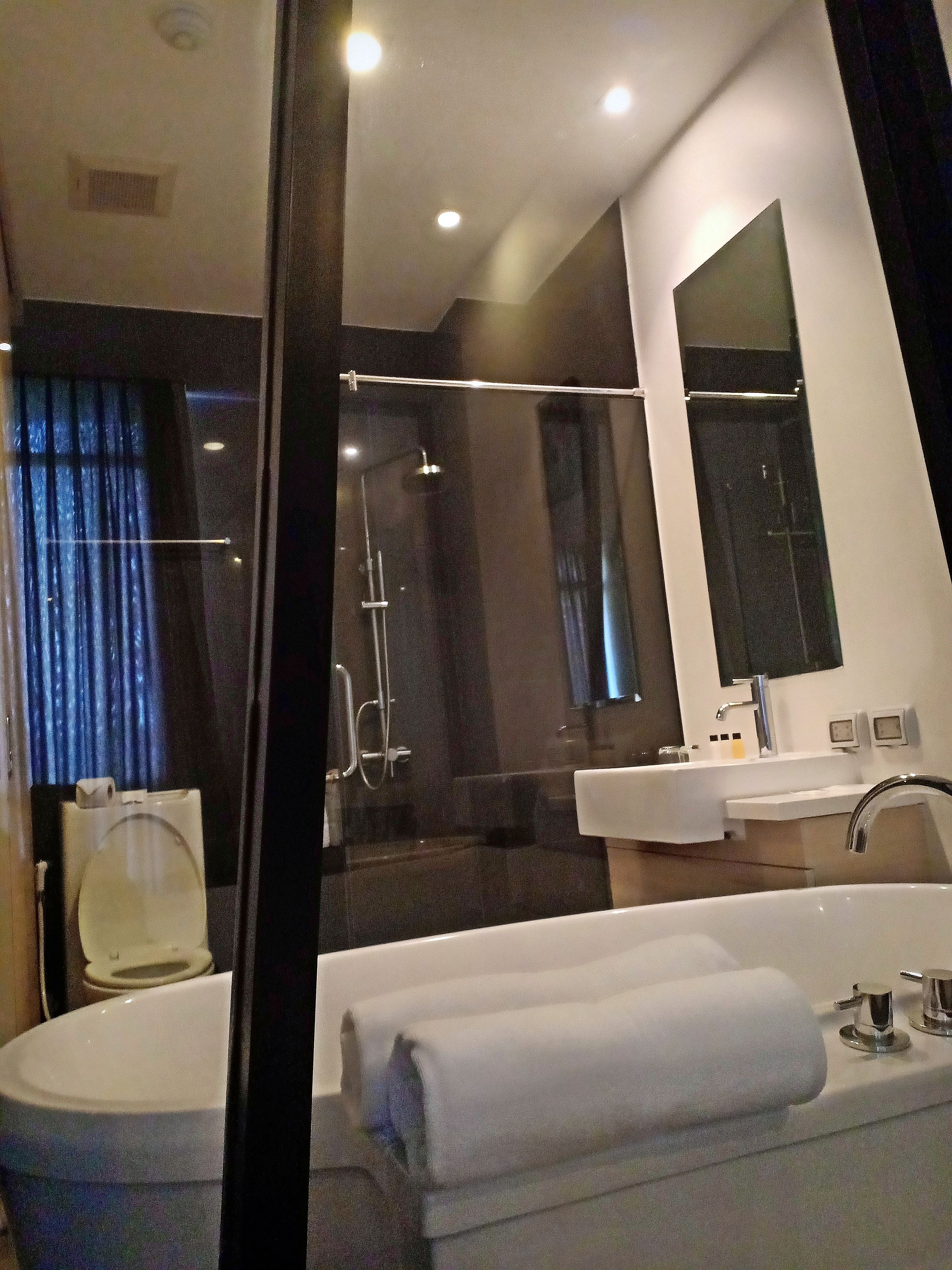 deluxe room only (no breakfast / no transfer) | bathroom | separate bathtub and shower, rainfall showerhead, free toiletries