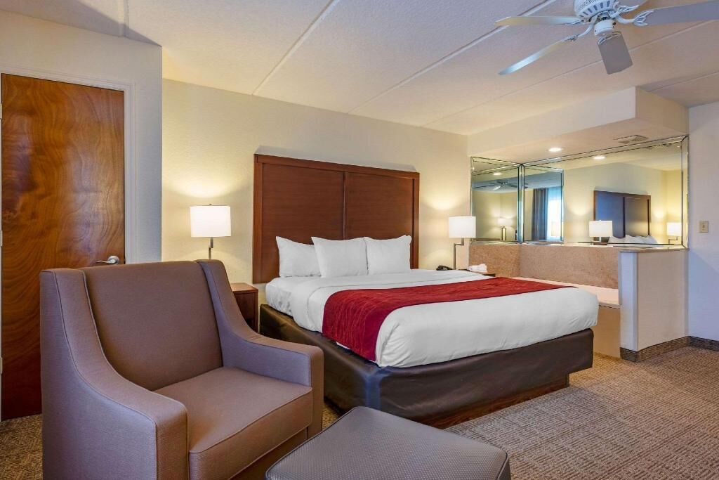 Zimmersafe, Schreibtisch, Bügeleisen/Bügelbrett, Zustellbetten