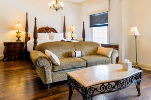 Suite destacada | Sala d'estar | Televisor intel·ligent, Netflix, Hulu i serveis de streaming 