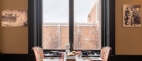 Breakfast, lunch and dinner served