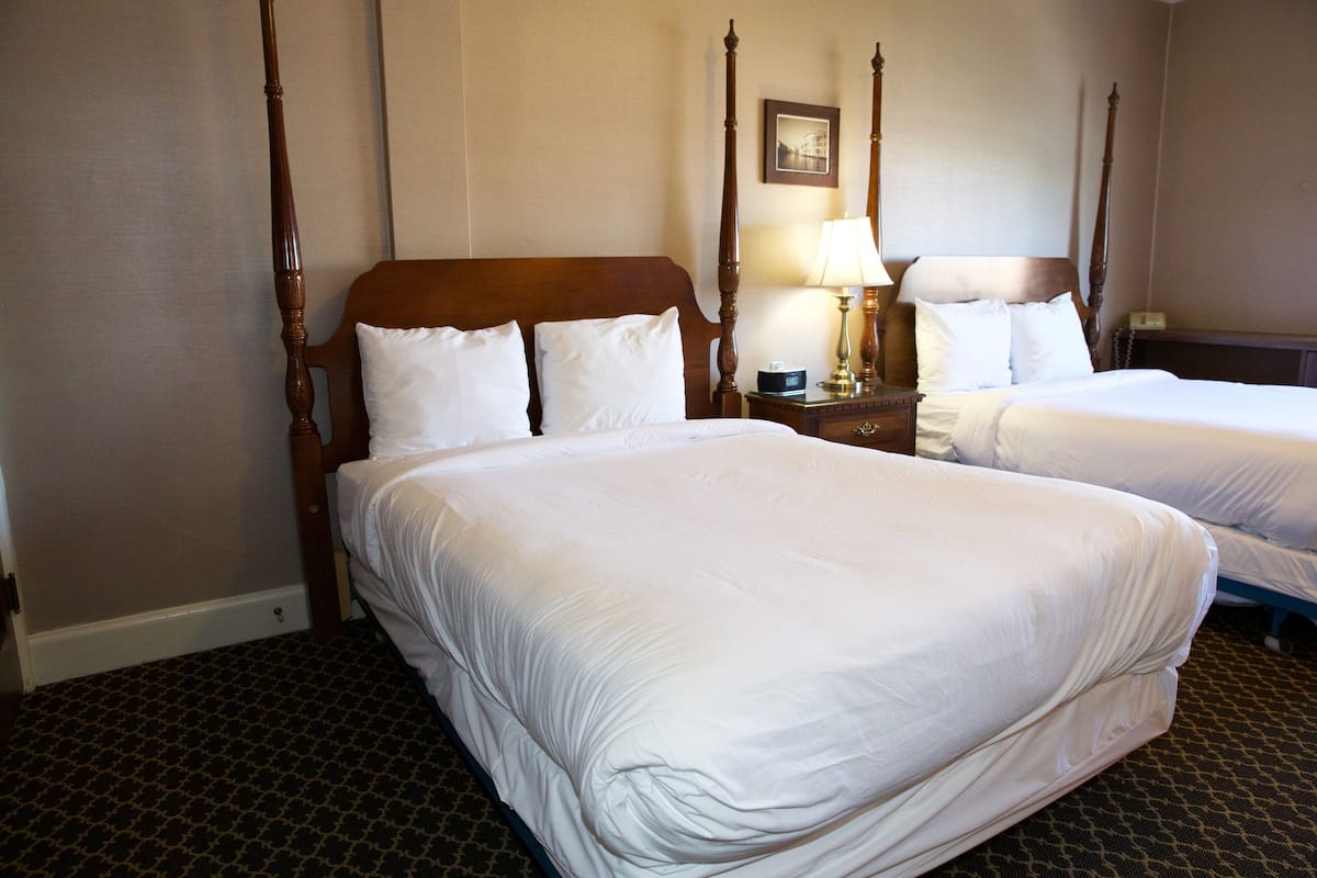 Basic Double or Twin Room, 2 Katil Kelamin (Double) | Peralatan tempat tidur hipoalergenik, dihias secara berasingan