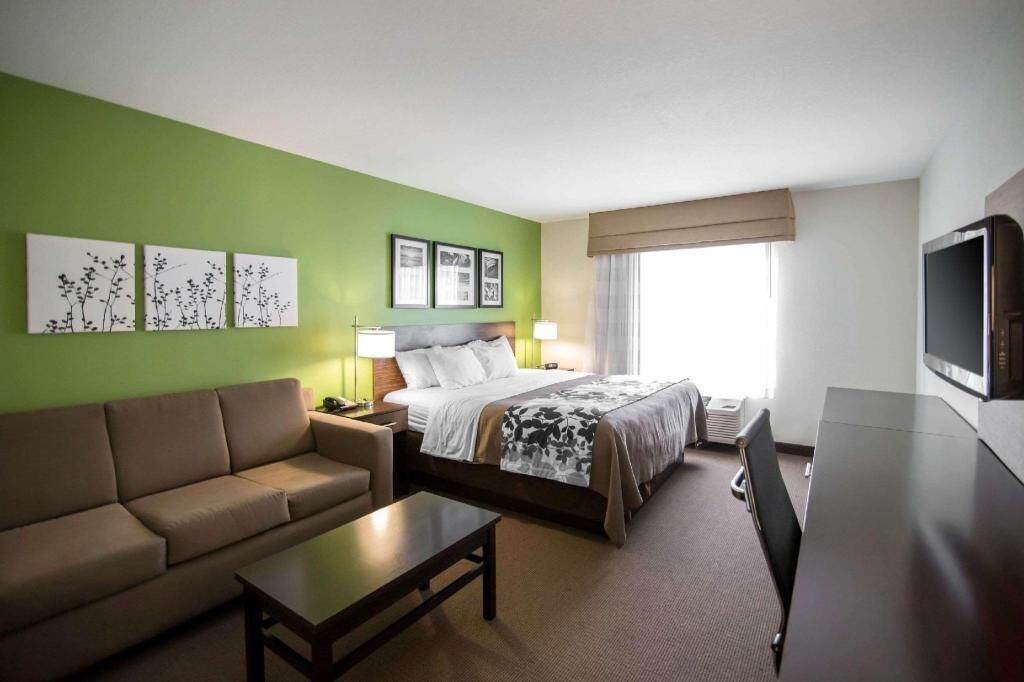 Desk, iron/ironing board, free cots/infant beds, free WiFi