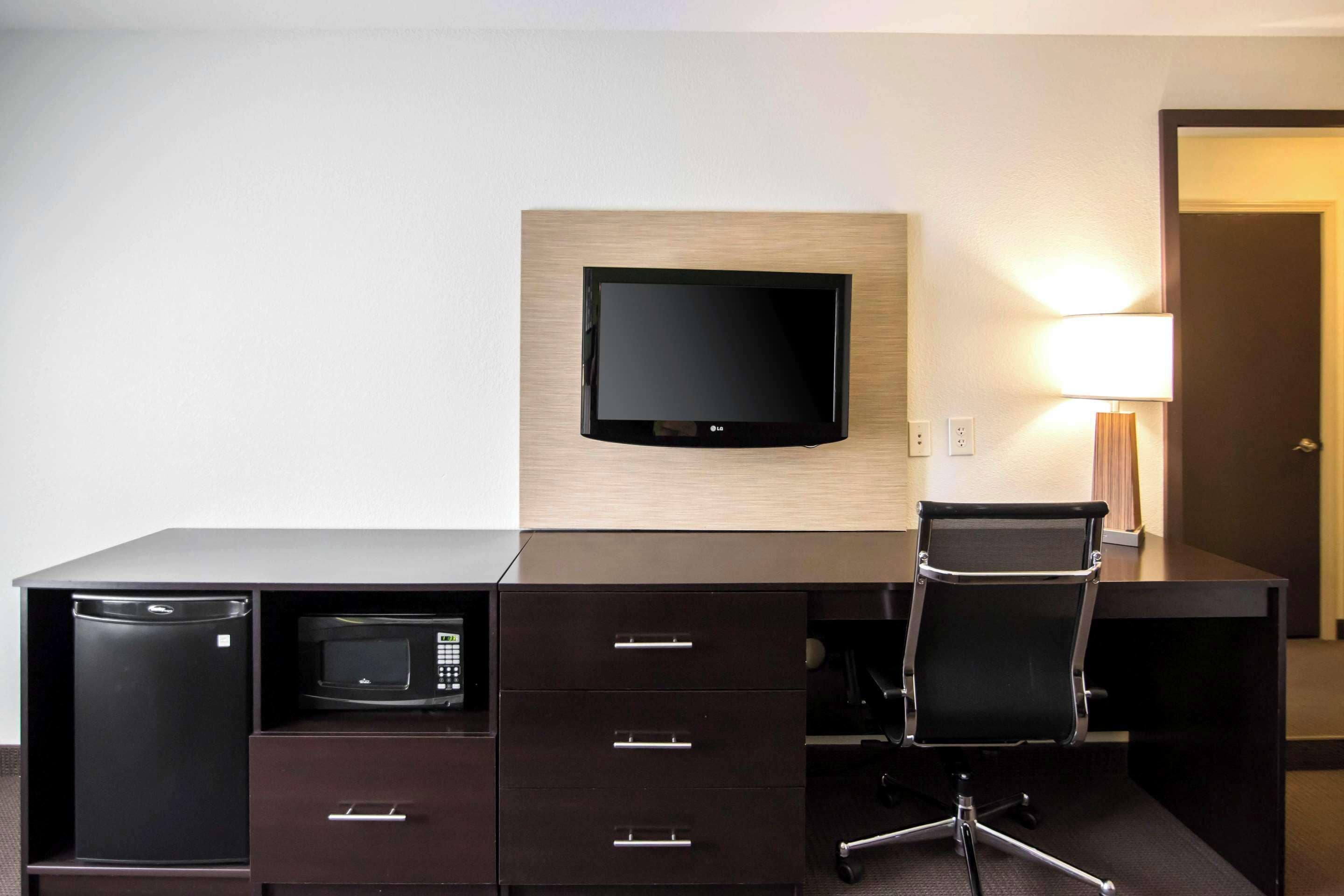 desk, iron/ironing board, free cots/infant beds, free wifi