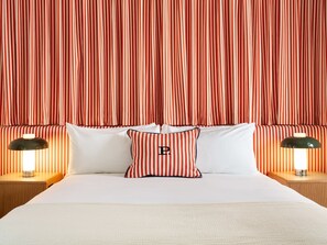 Egyptian cotton sheets, premium bedding, down duvets, memory-foam beds - Palihotel Melrose (Los Angeles)