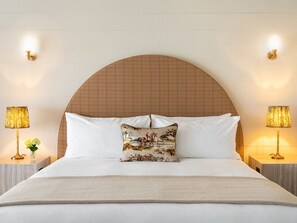 Suite, 1 King Bed, Bathtub (The Suite) | Egyptian cotton sheets, premium bedding, down duvets, memory-foam beds - Palihotel Melrose (Los Angeles)