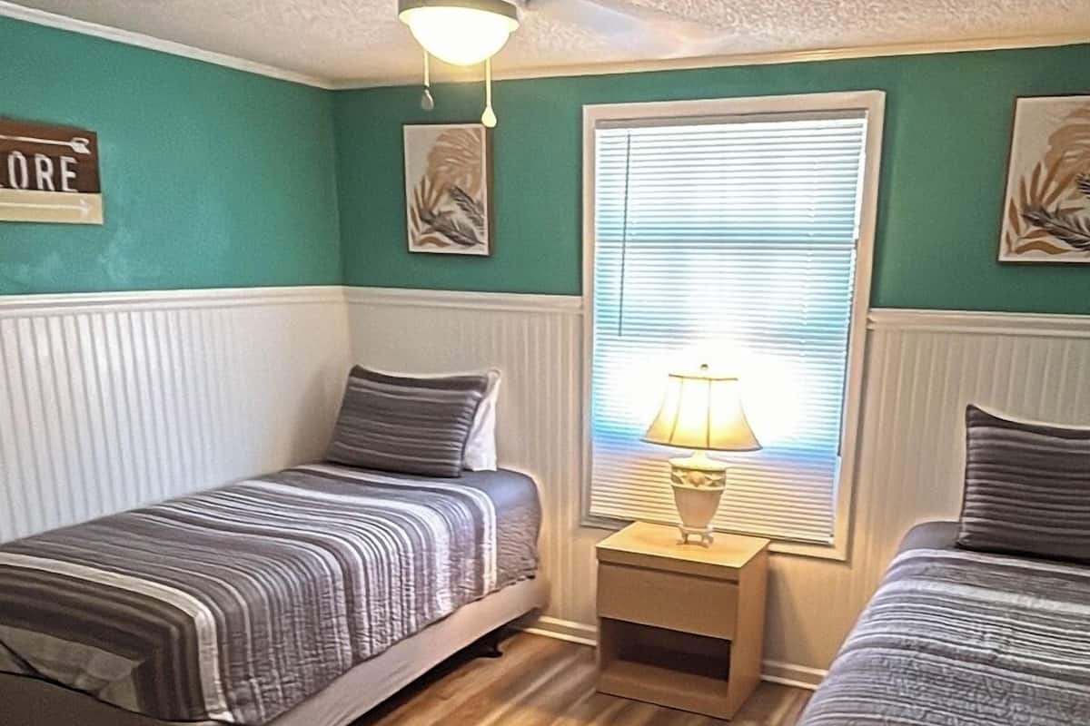 Twin Bed Cabin