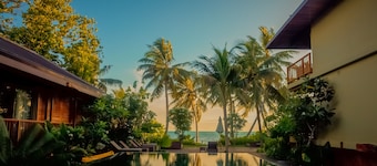 Dhevatara Beach Hotel & Spa