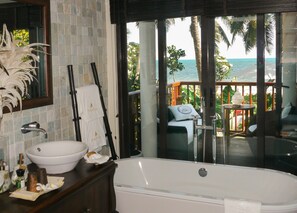 Front Ocean View Suite | Vista desde la habitación
