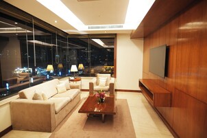 行政套房 | 高档床上用品、迷你吧、客房内保险箱、特色装修