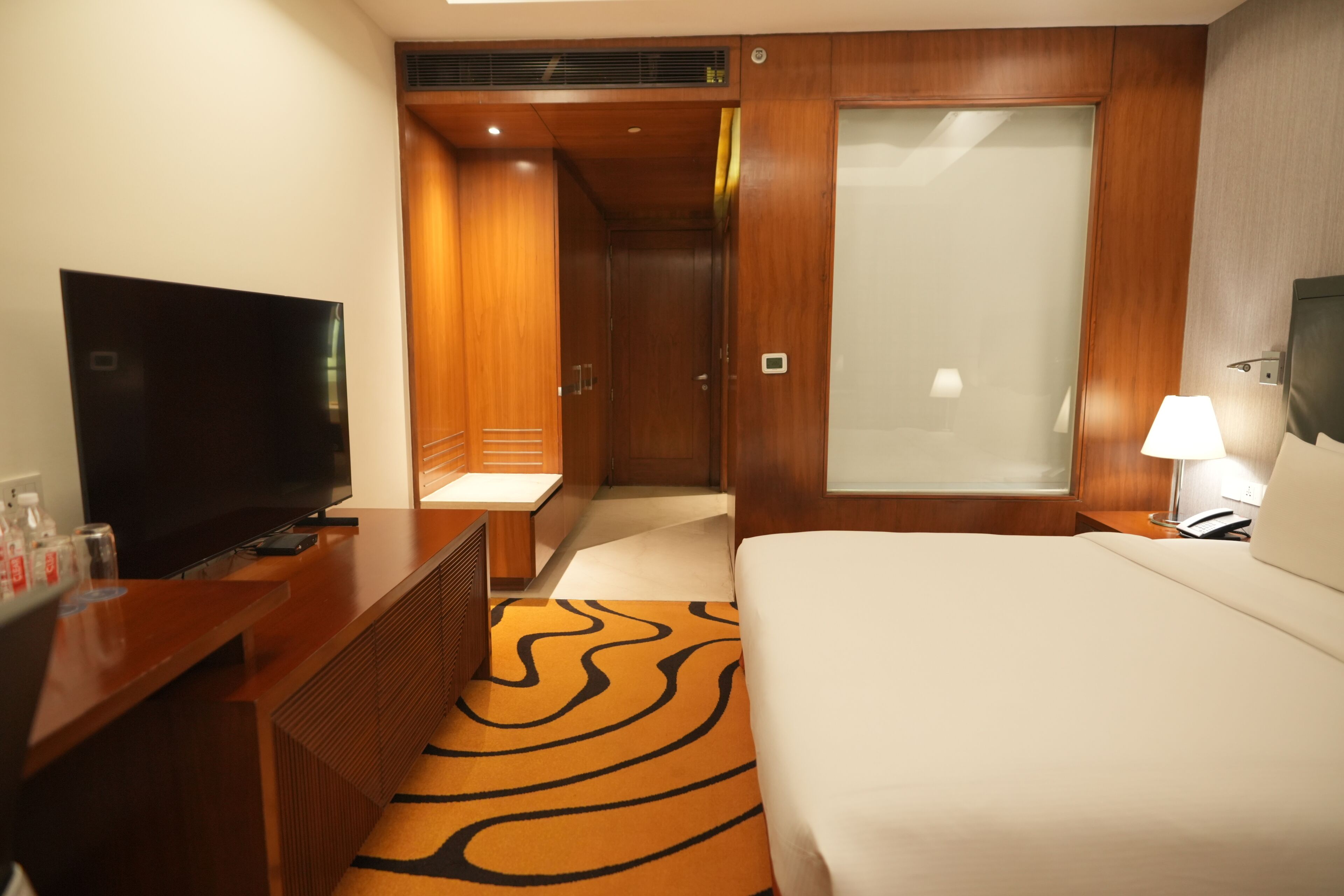 Executive Suite | Premium bedding, minibar, in-room safe, desk