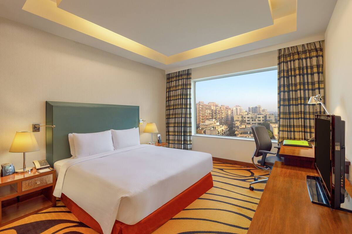 Premium bedding, minibar, in-room safe, desk